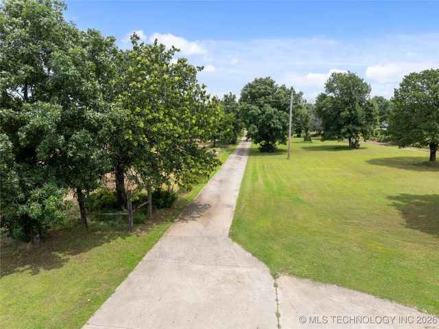 10865 E 258th Street S, Porum, OK 74455