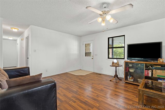 10865 E 258th Street S, Porum, OK 74455