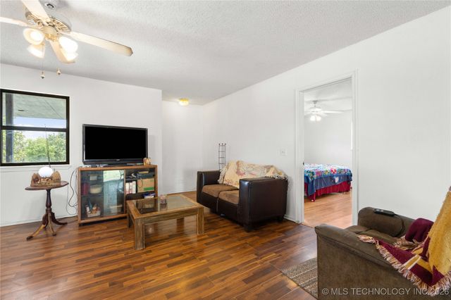 10865 E 258th Street S, Porum, OK 74455