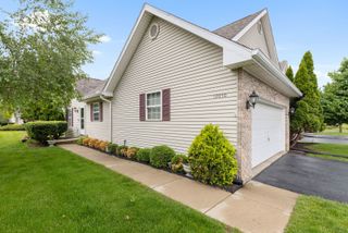 12050 Baneberry Drive 9, Roscoe, IL 61073