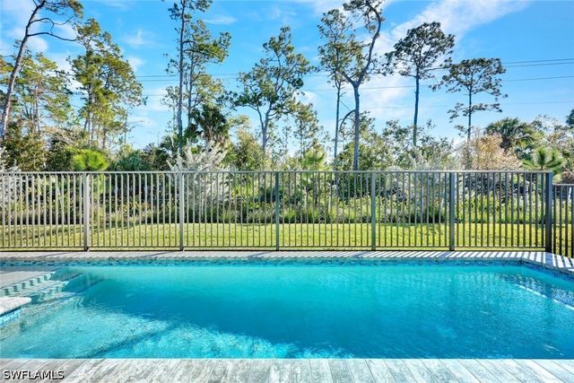 2569 Kingfisher DR, Naples, FL 34112
