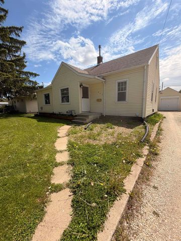 922 E Mitchell Avenue, Waterloo, IA 50702