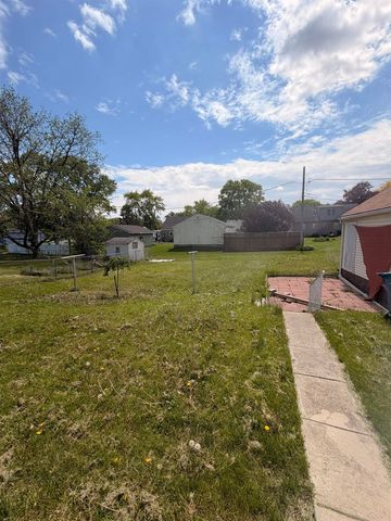 922 E Mitchell Avenue, Waterloo, IA 50702