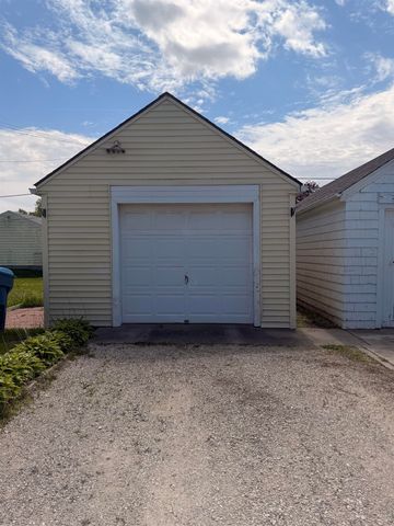 922 E Mitchell Avenue, Waterloo, IA 50702