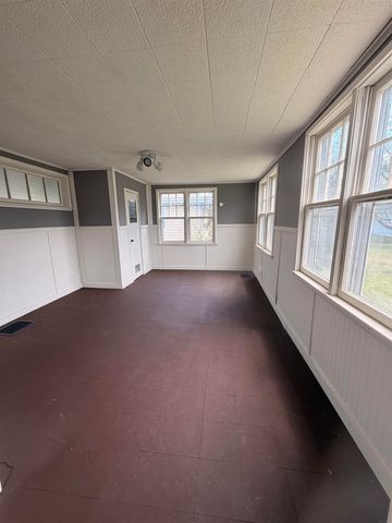 922 E Mitchell Avenue, Waterloo, IA 50702