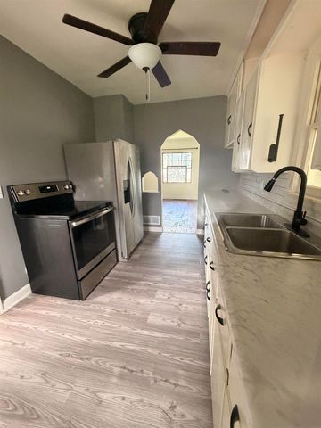 922 E Mitchell Avenue, Waterloo, IA 50702
