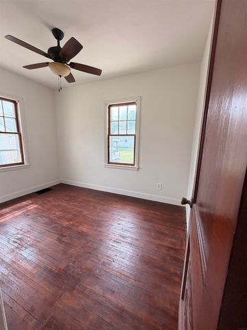 922 E Mitchell Avenue, Waterloo, IA 50702