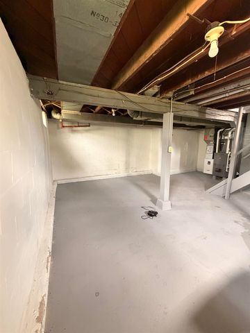 922 E Mitchell Avenue, Waterloo, IA 50702