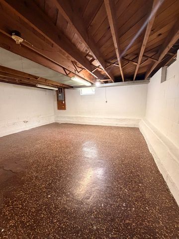 922 E Mitchell Avenue, Waterloo, IA 50702
