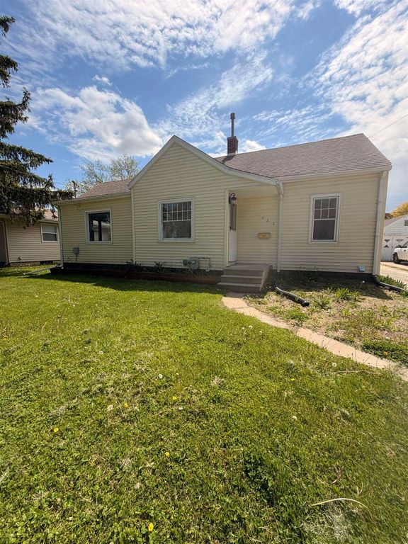922 E Mitchell Avenue, Waterloo, IA 50702