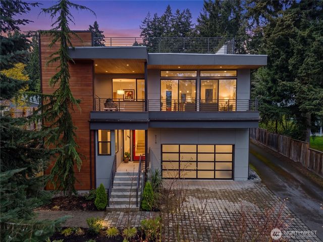 9719 Lake Shore Boulevard NE, Seattle, WA 98115