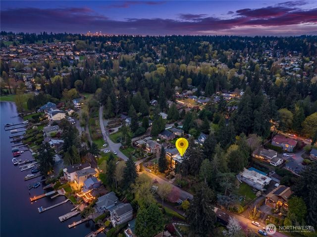 9719 Lake Shore Boulevard NE, Seattle, WA 98115
