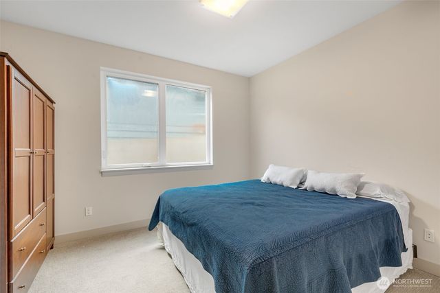 9719 Lake Shore Boulevard NE, Seattle, WA 98115