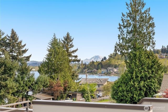 9719 Lake Shore Boulevard NE, Seattle, WA 98115