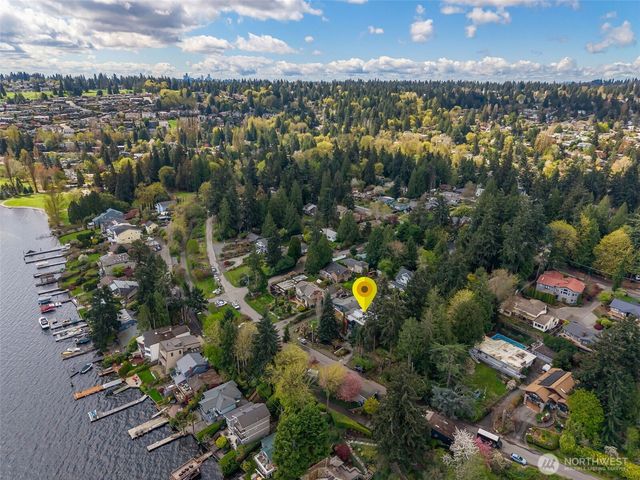 9719 Lake Shore Boulevard NE, Seattle, WA 98115