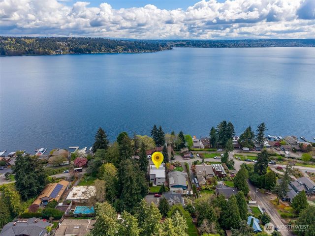 9719 Lake Shore Boulevard NE, Seattle, WA 98115