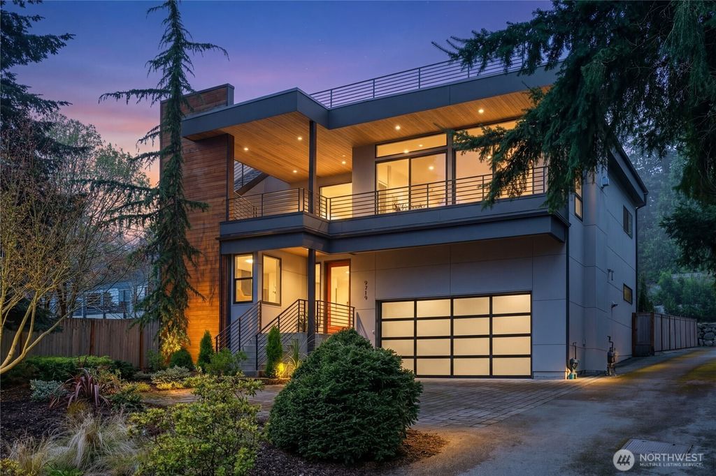 9719 Lake Shore Boulevard NE, Seattle, WA 98115