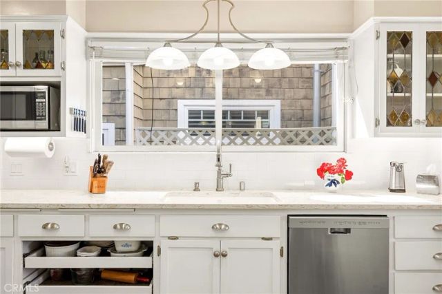36 19th Street, Hermosa Beach, CA 90254