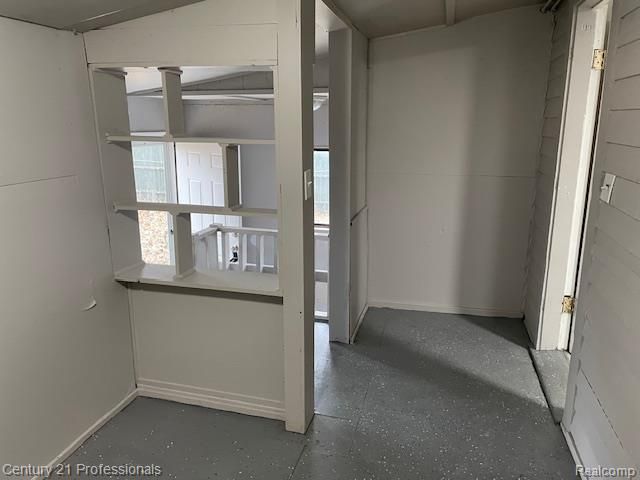 2135 Jarvis Avenue, Warren, MI 48091