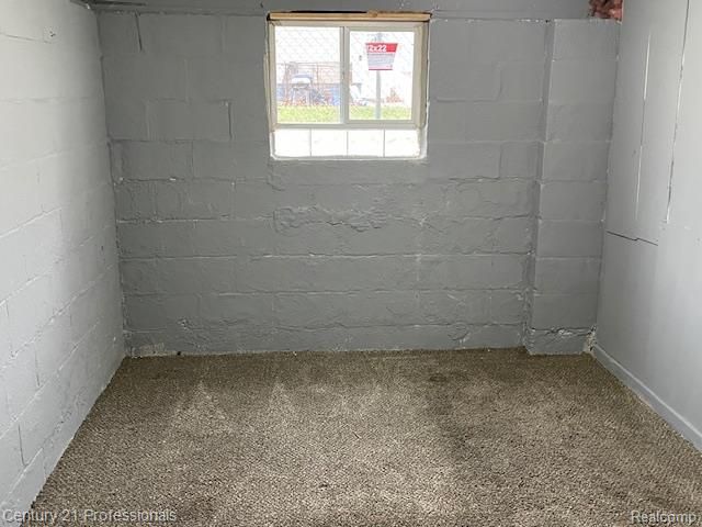 2135 Jarvis Avenue, Warren, MI 48091