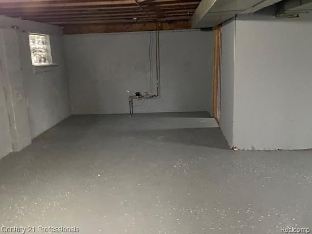 2135 Jarvis Avenue, Warren, MI 48091