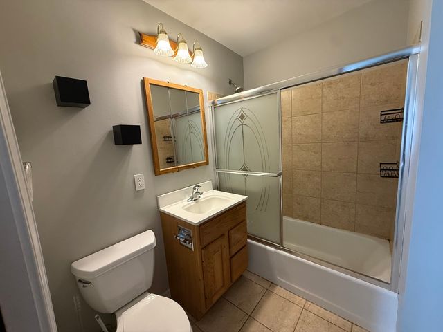 719 Surrey Drive, Streamwood, IL 60107