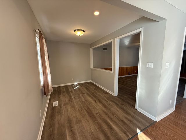 719 Surrey Drive, Streamwood, IL 60107