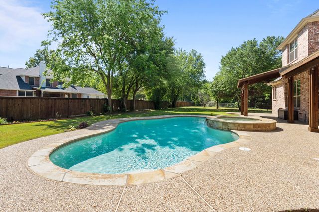 5200 Townsend Drive, Flower Mound, TX 75028