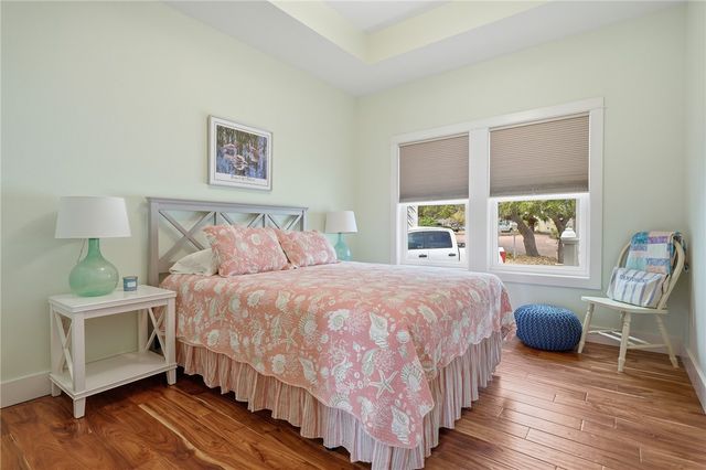 15 Old Cottage Beach Dr, Rockport, TX 78382