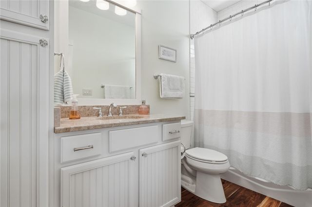 15 Old Cottage Beach Dr, Rockport, TX 78382