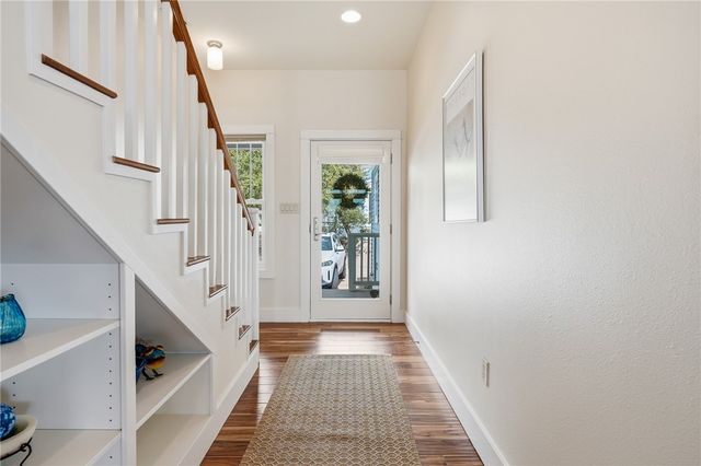 15 Old Cottage Beach Dr, Rockport, TX 78382