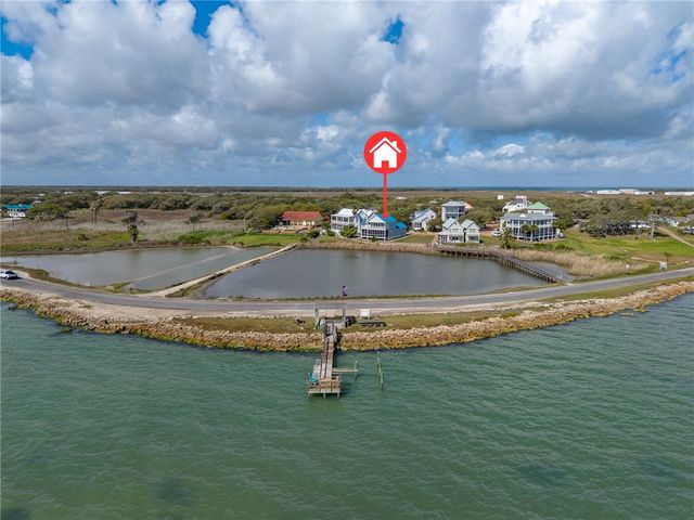 15 Old Cottage Beach Dr, Rockport, TX 78382