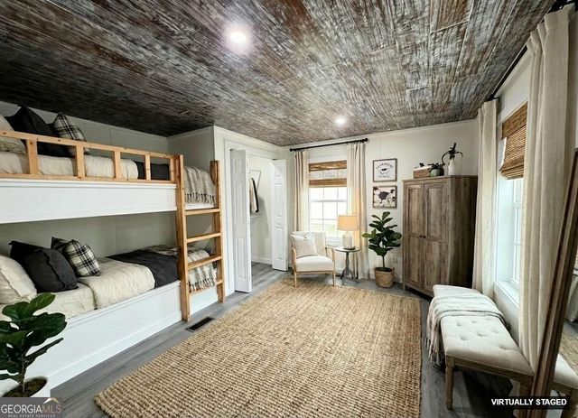 682 Lakeside Circle, Cornelia, GA 30531