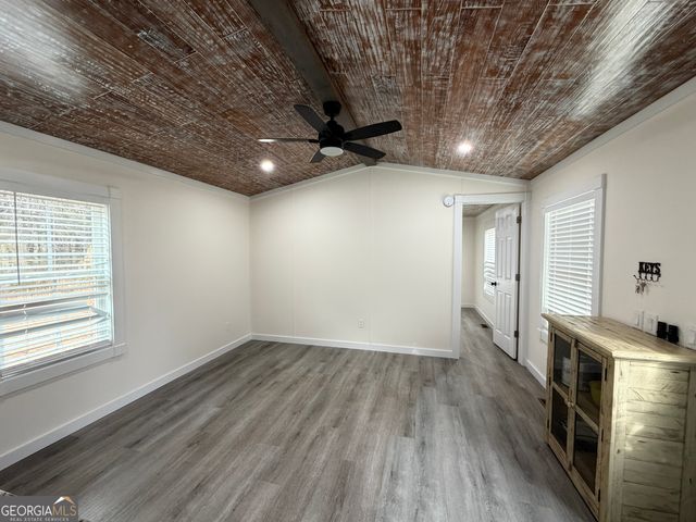 682 Lakeside Circle, Cornelia, GA 30531