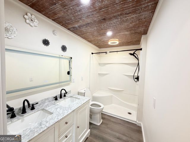 682 Lakeside Circle, Cornelia, GA 30531