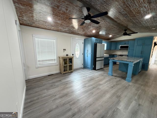 682 Lakeside Circle, Cornelia, GA 30531