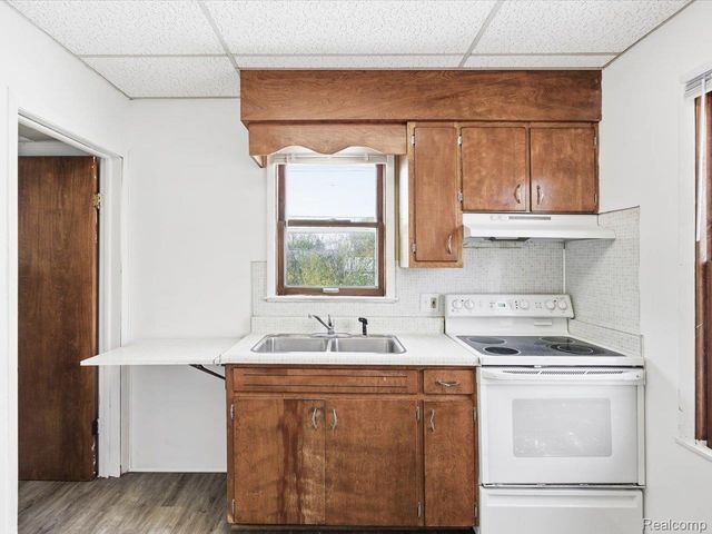 423 16th Street, Port Huron, MI 48060