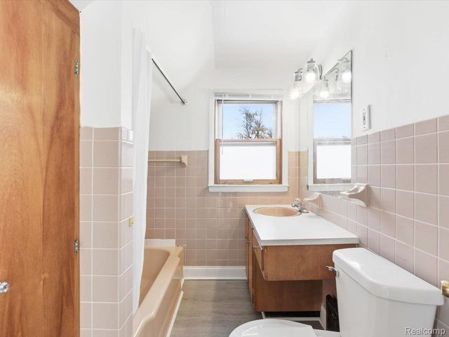 423 16th Street, Port Huron, MI 48060