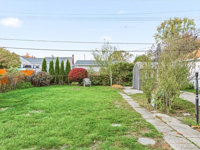 423 16th Street, Port Huron, MI 48060