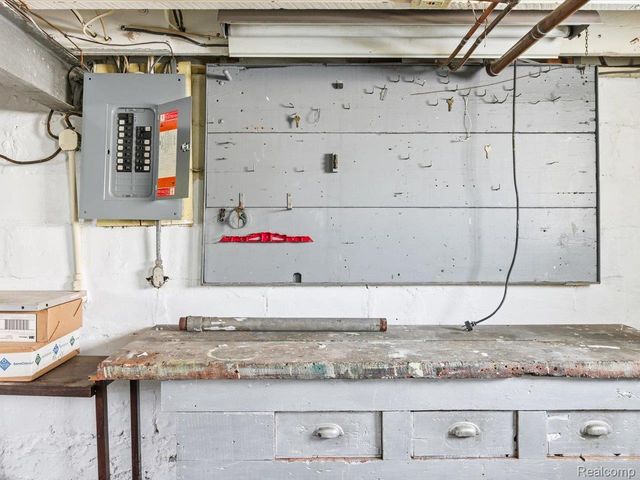 423 16th Street, Port Huron, MI 48060