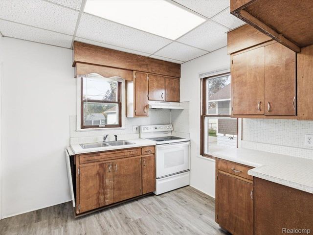 423 16th Street, Port Huron, MI 48060