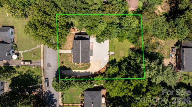1407 Mimosa Lane NW, Lenoir, NC 28645