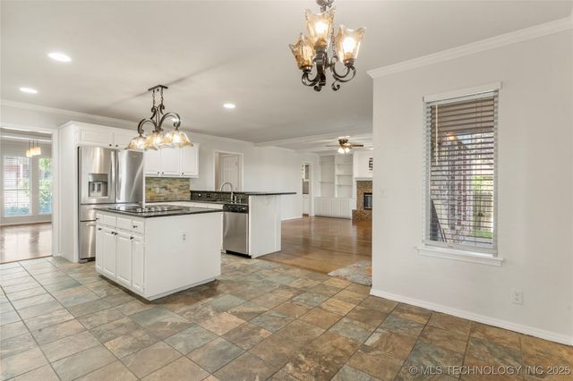 6723 E 97th Street, Tulsa, OK 74133