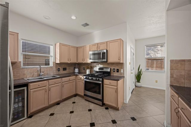 2202 Chelsea Vale Drive, Fresno, TX 77545