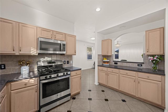 2202 Chelsea Vale Drive, Fresno, TX 77545