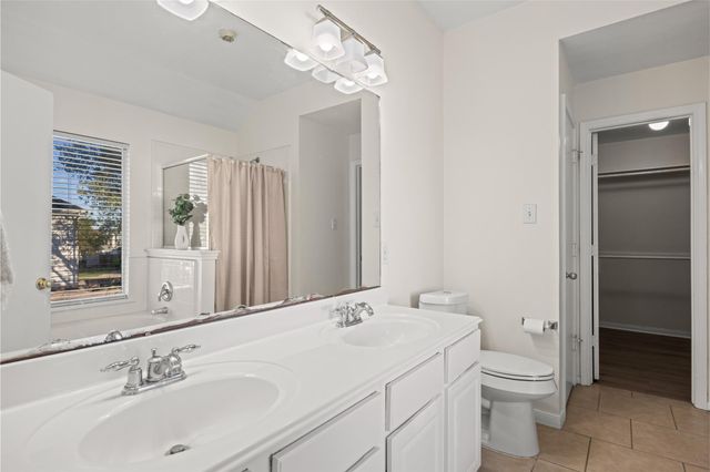 2202 Chelsea Vale Drive, Fresno, TX 77545