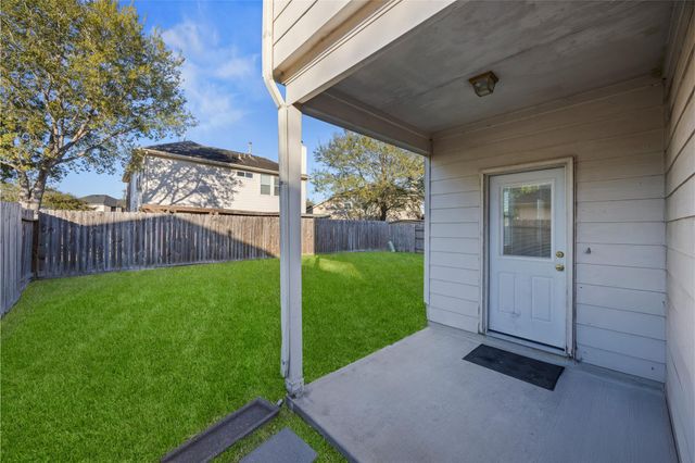 2202 Chelsea Vale Drive, Fresno, TX 77545