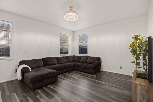 2202 Chelsea Vale Drive, Fresno, TX 77545