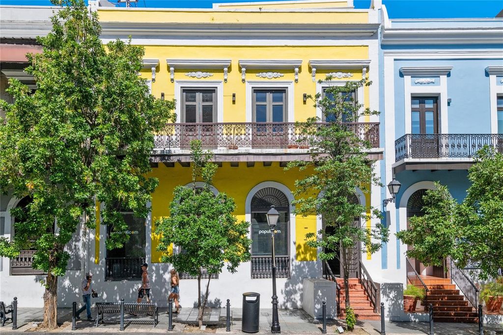 Image 1 of property listing at 255 RECINTO SUR, San Juan, PR 00901