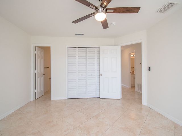 93 Spring Lake Drive 202, Vero Beach, FL 32962